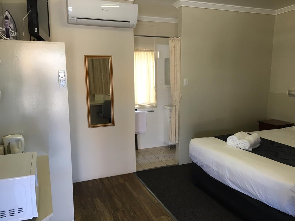 Plantation Park Motor Inn Ayr Habitación foto