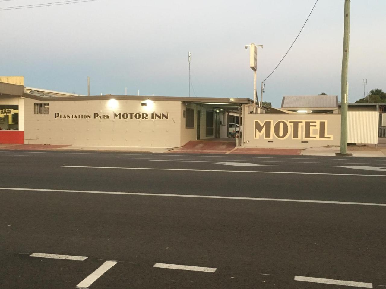 Plantation Park Motor Inn Ayr Exterior foto